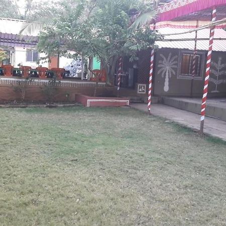 Nisarg Shrushti Farmhouse Hotel Pune Eksteriør billede