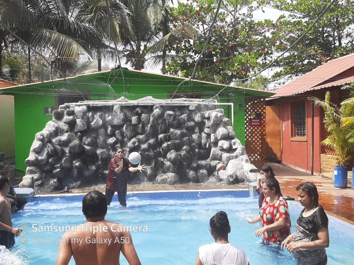 Nisarg Shrushti Farmhouse Hotel Pune Eksteriør billede